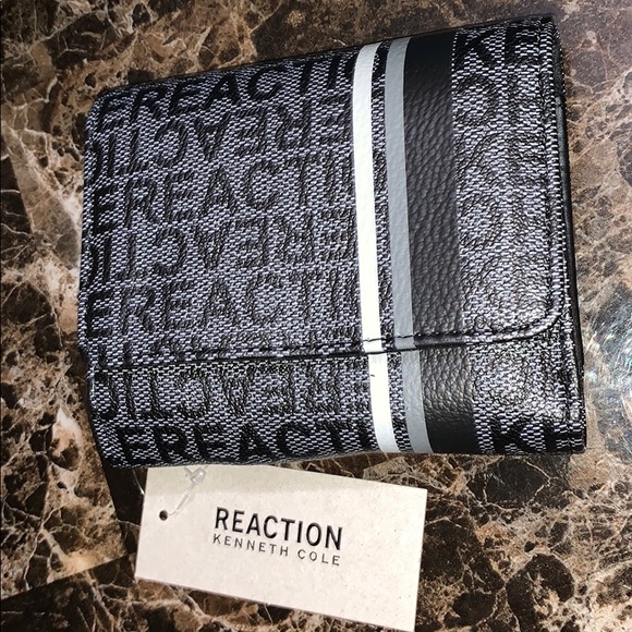 Kenneth Cole Reaction Handbags - NWT Kenneth Cole Reaction Women’s small wallet